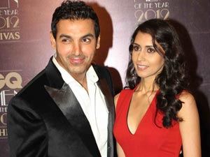All is not well between John Abraham and his new girlfriend?